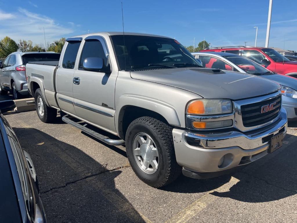 used 2005 GMC Sierra 1500 car, priced at $2,900