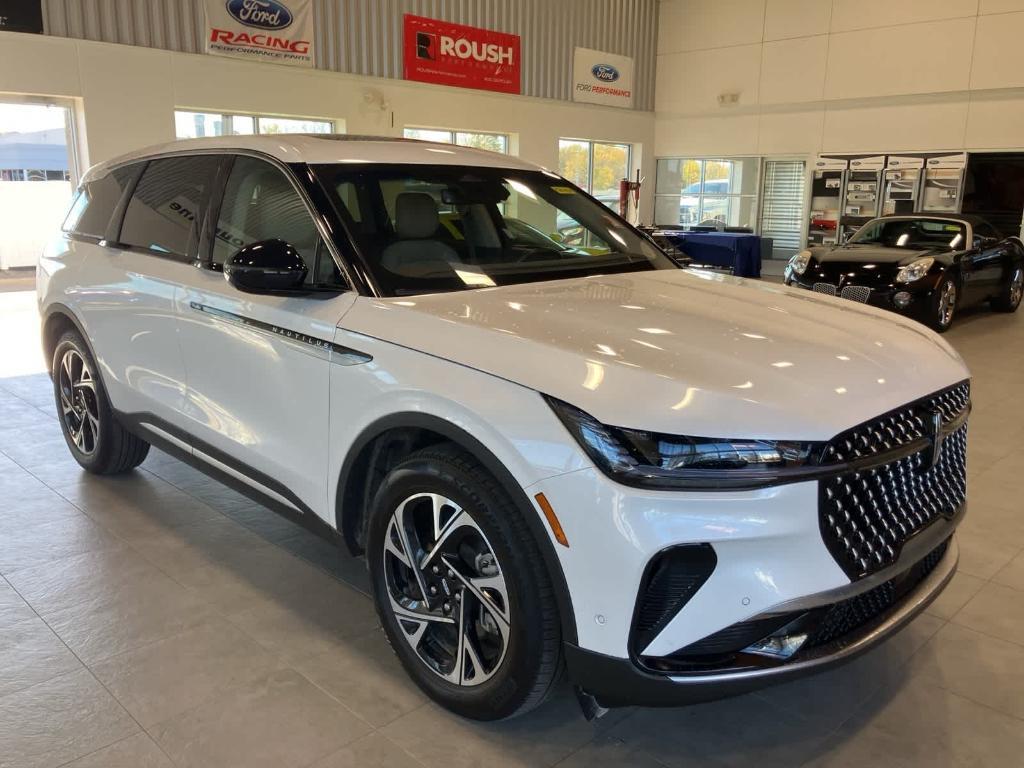 used 2024 Lincoln Nautilus car, priced at $44,995