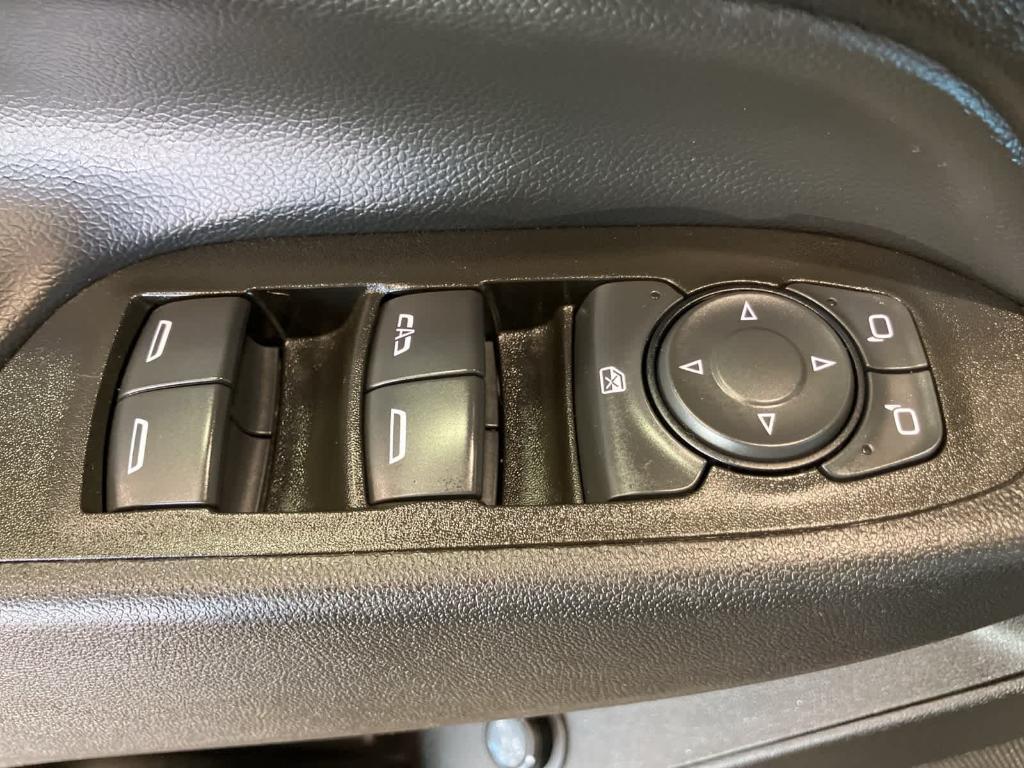 used 2022 Chevrolet Equinox car, priced at $17,995