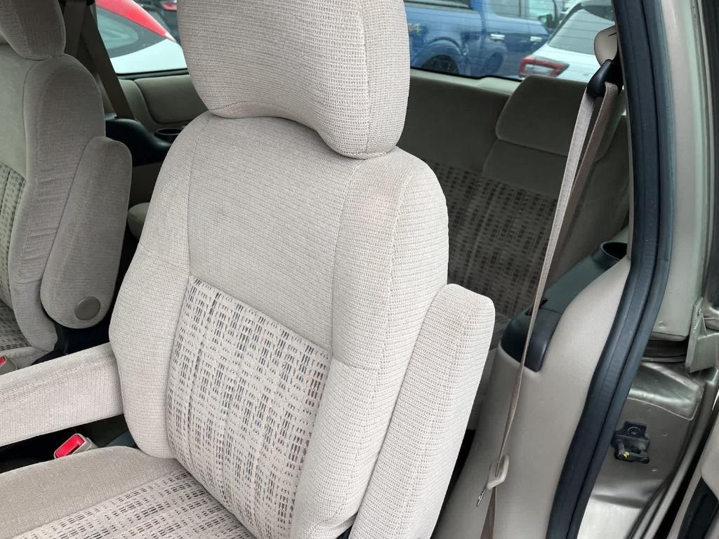 used 2002 Chevrolet Venture car, priced at $2,500