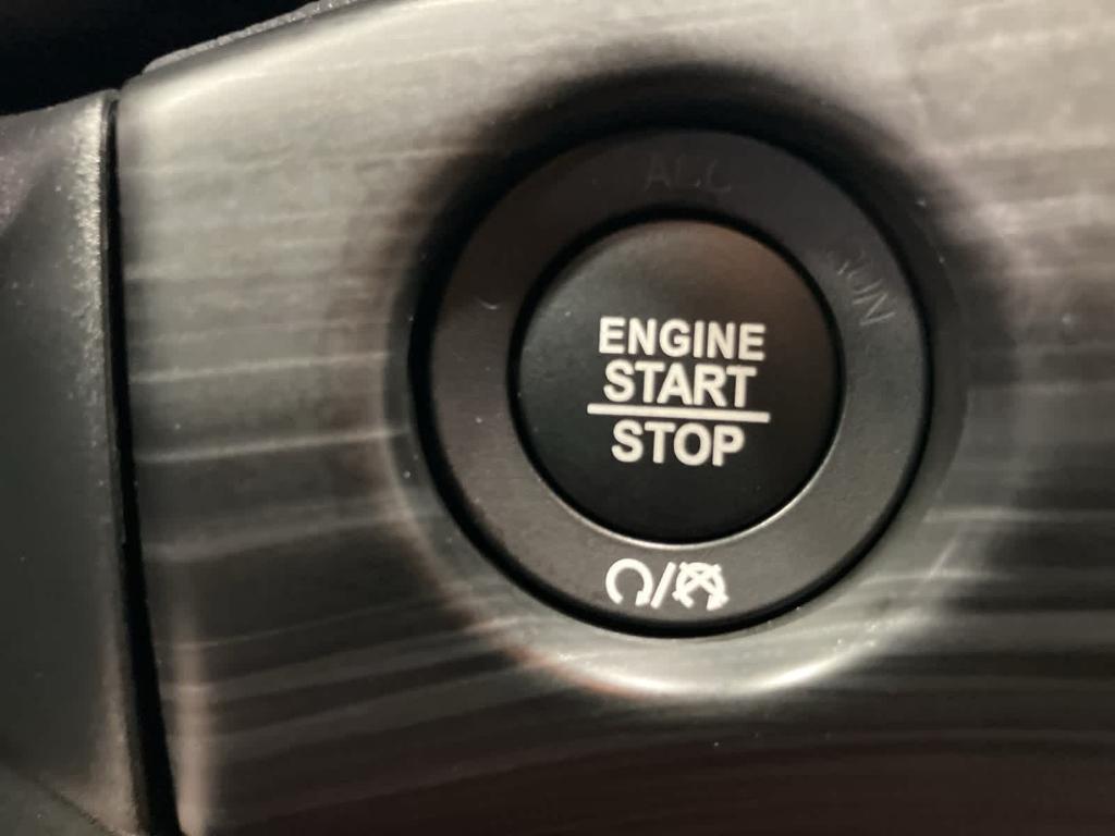 used 2021 Jeep Grand Cherokee car, priced at $22,995