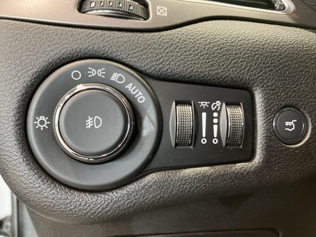 used 2020 Jeep Cherokee car, priced at $19,600