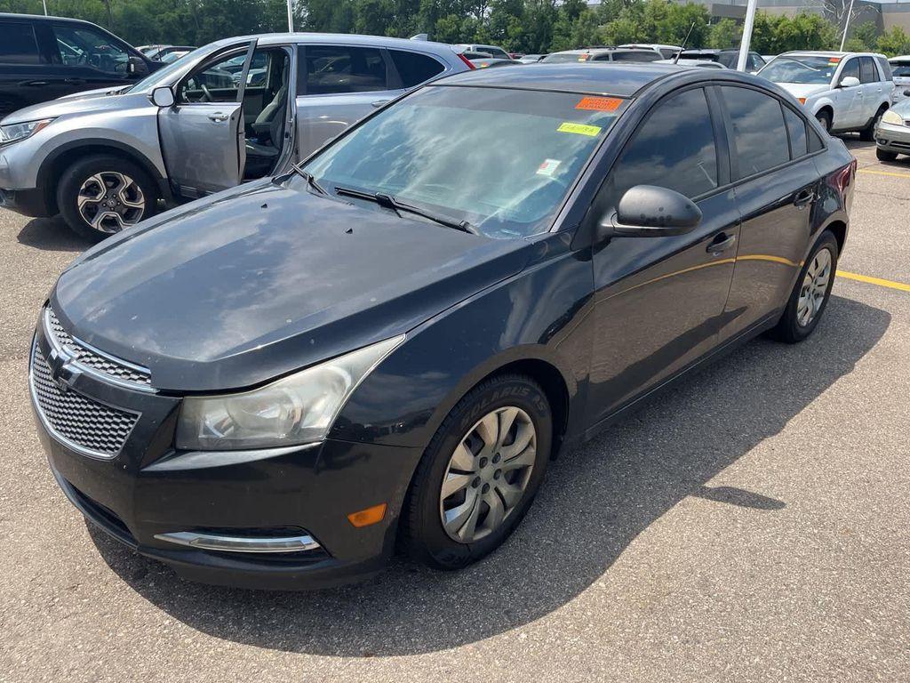 used 2014 Chevrolet Cruze car, priced at $2,500