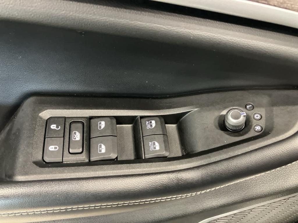 used 2021 Jeep Grand Cherokee L car, priced at $22,900