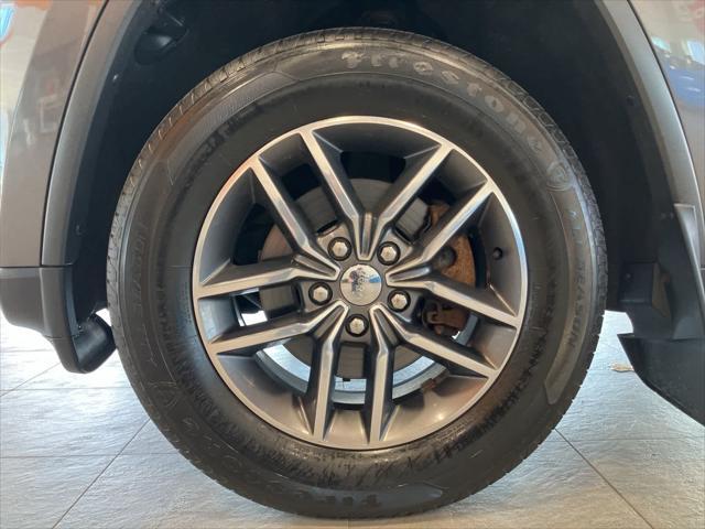 used 2017 Jeep Grand Cherokee car, priced at $15,600