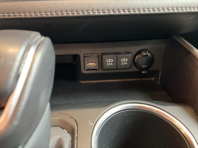 used 2020 Toyota Highlander car, priced at $27,700