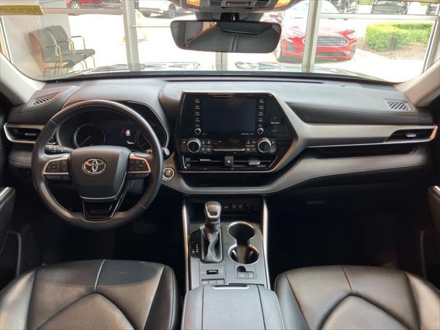 used 2020 Toyota Highlander car, priced at $27,700