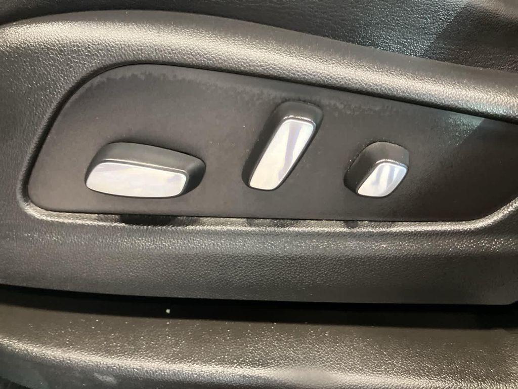 used 2021 Cadillac XT5 car, priced at $25,995