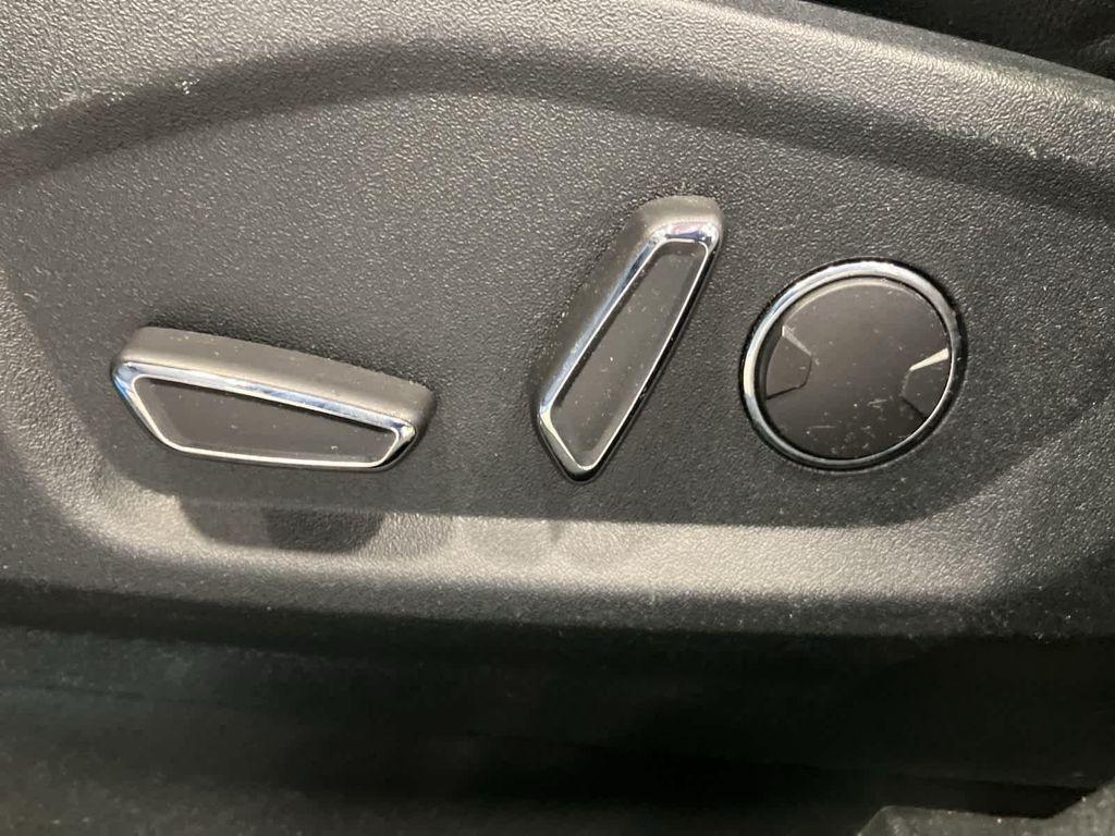 used 2019 Ford Edge car, priced at $14,900