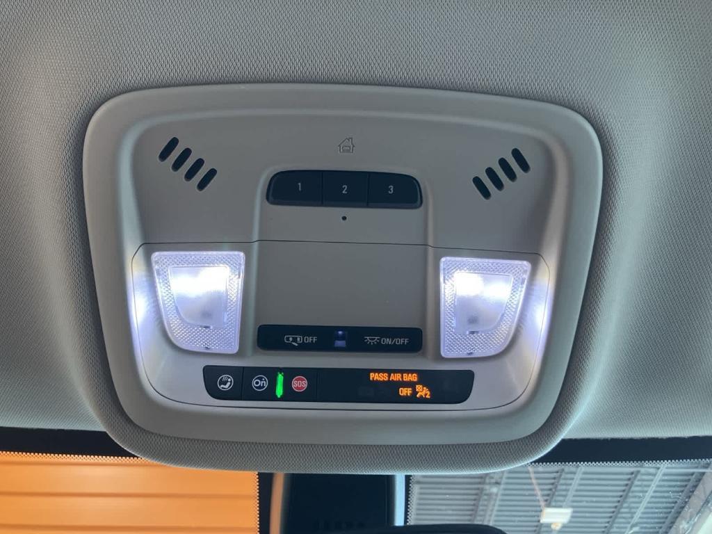 used 2021 Chevrolet Traverse car, priced at $20,600