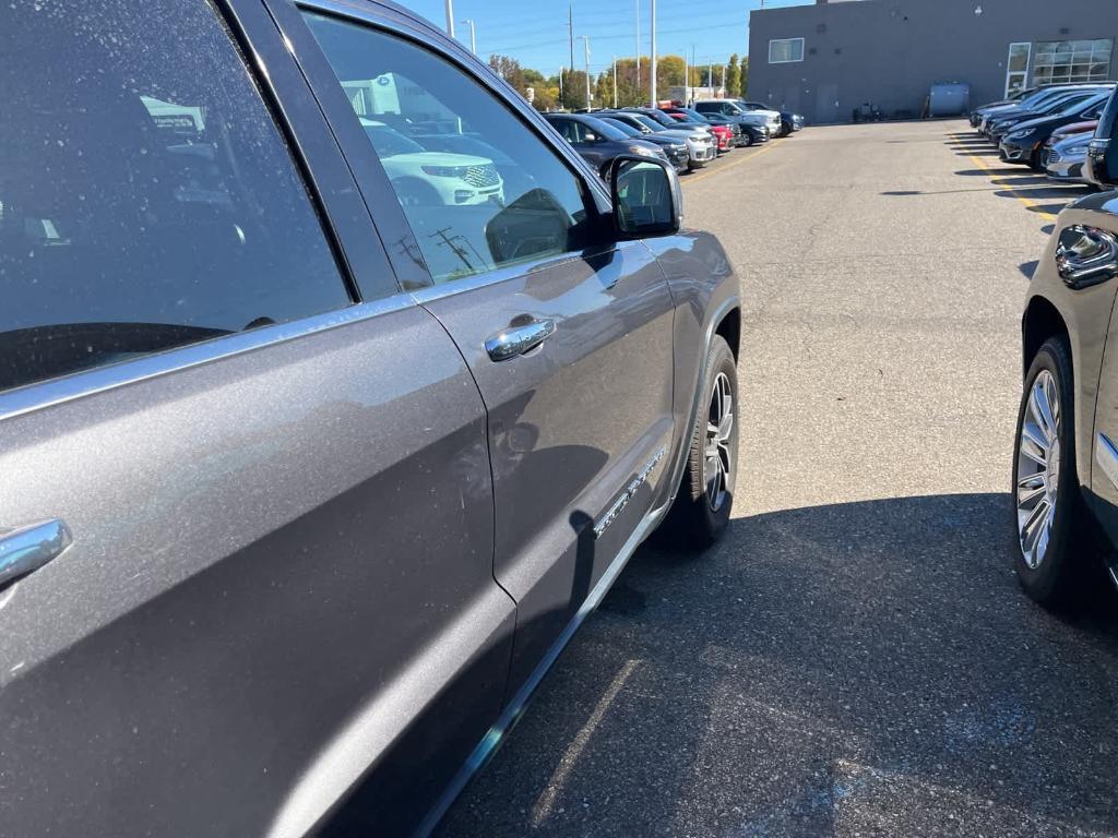 used 2018 Jeep Grand Cherokee car, priced at $17,900
