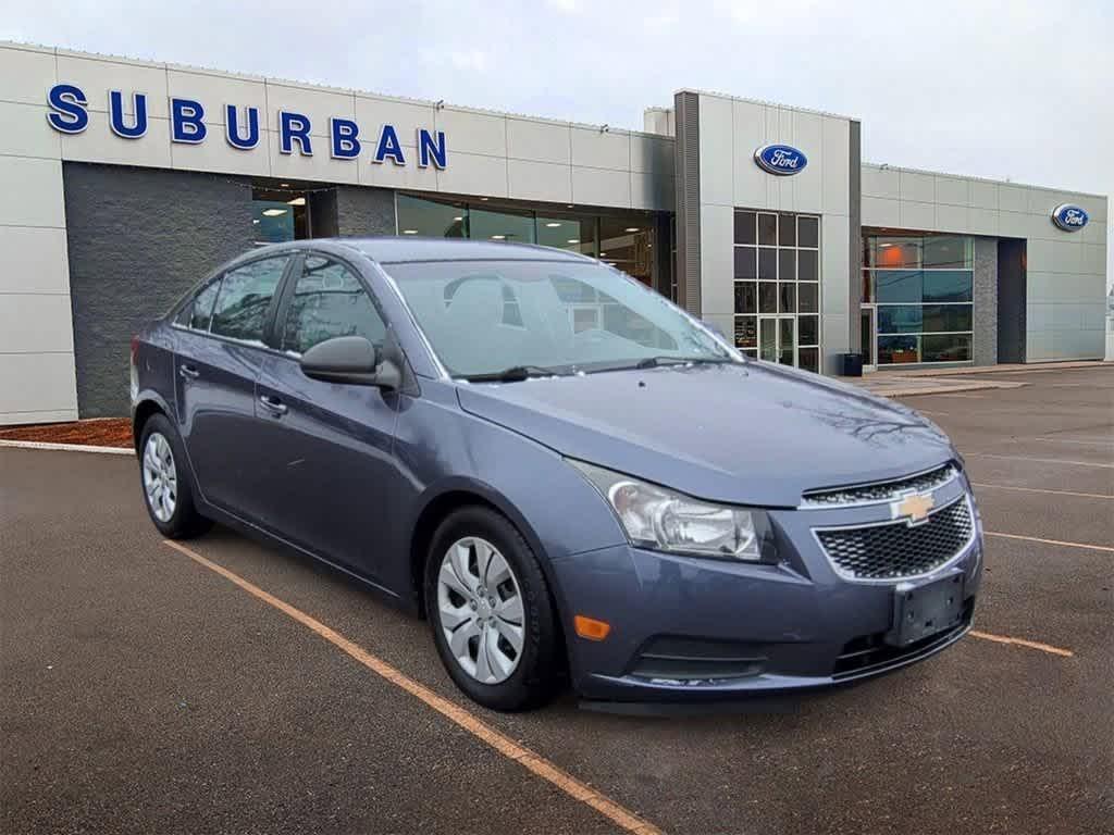 used 2014 Chevrolet Cruze car, priced at $7,500