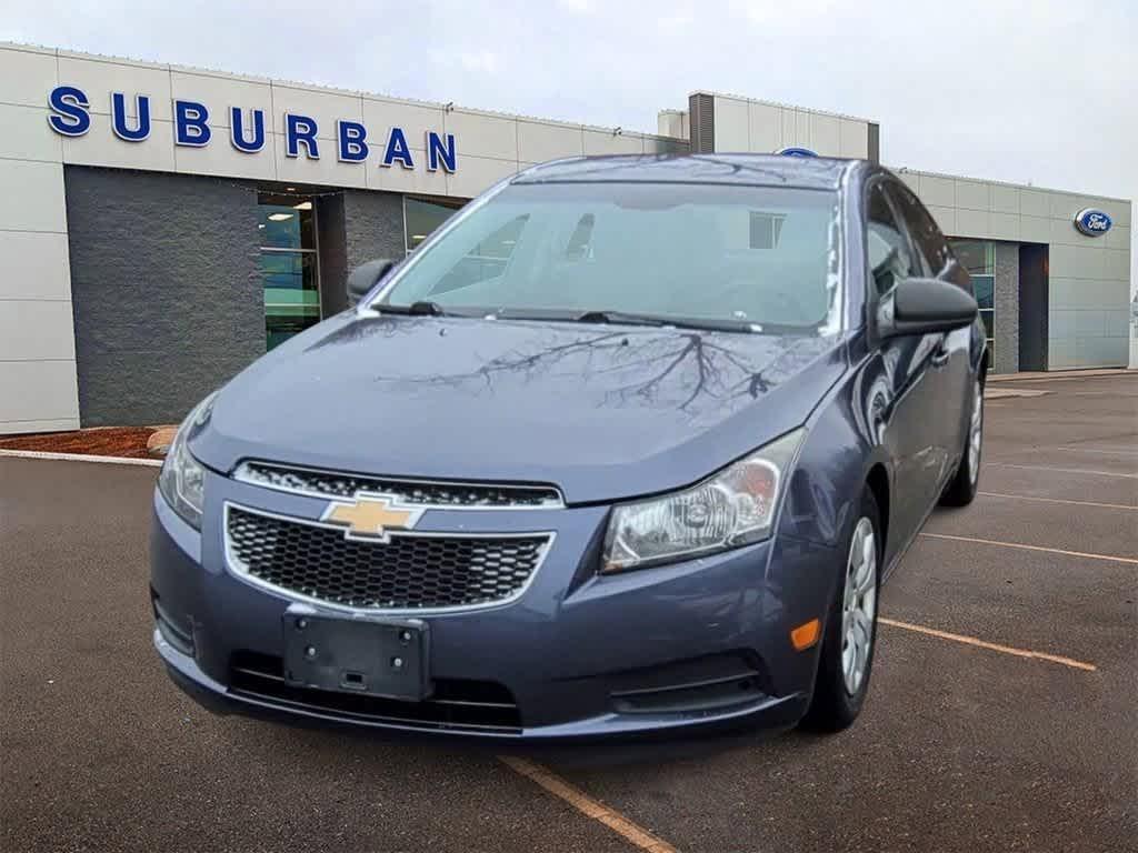 used 2014 Chevrolet Cruze car, priced at $7,500