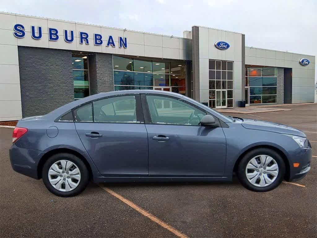 used 2014 Chevrolet Cruze car, priced at $7,500