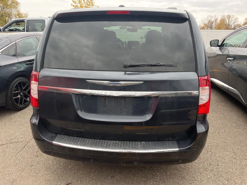 used 2014 Chrysler Town & Country car, priced at $8,900