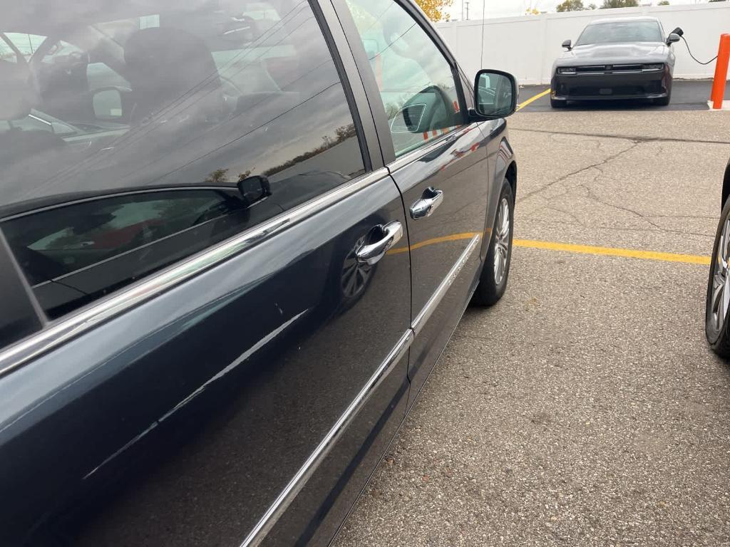 used 2014 Chrysler Town & Country car, priced at $8,900