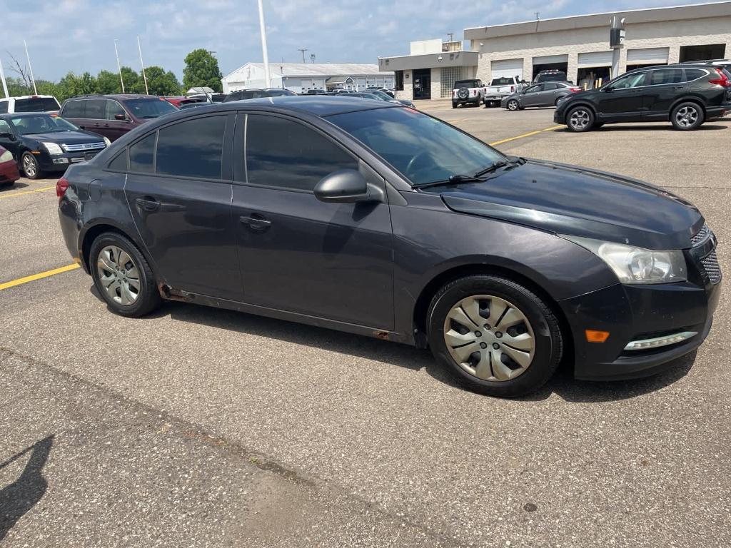 used 2014 Chevrolet Cruze car, priced at $2,900