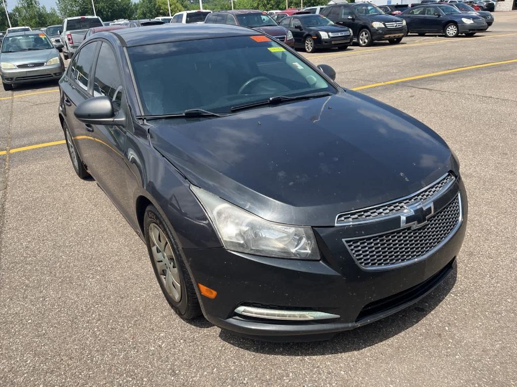 used 2014 Chevrolet Cruze car, priced at $2,900