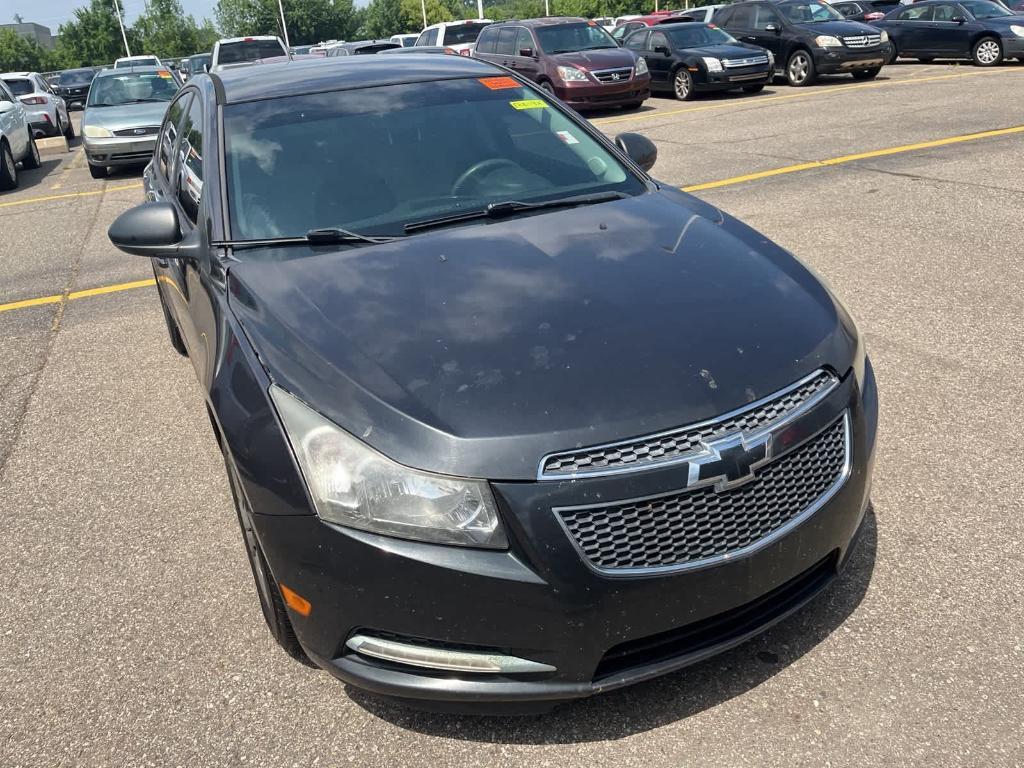 used 2014 Chevrolet Cruze car, priced at $2,900
