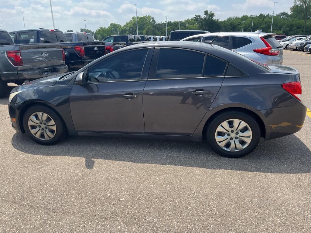 used 2014 Chevrolet Cruze car, priced at $2,900