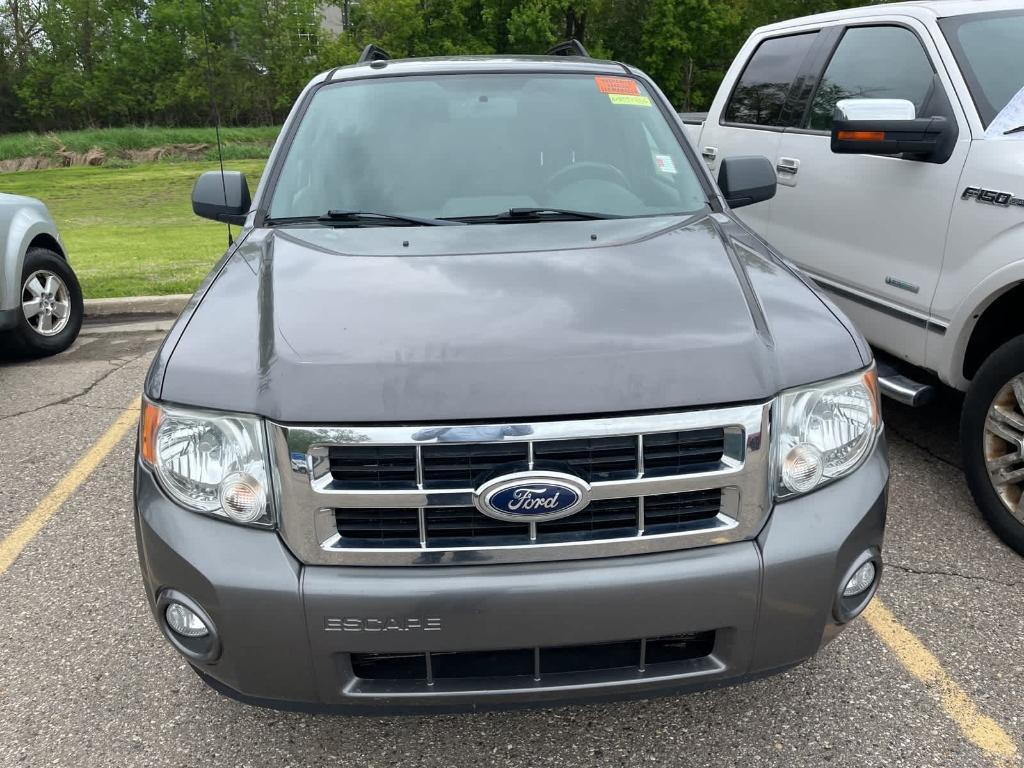 used 2010 Ford Escape car, priced at $3,900