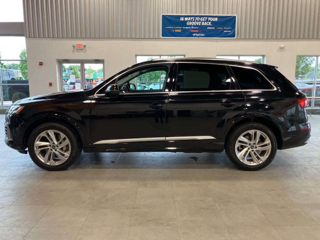 used 2023 Audi Q7 car, priced at $33,900