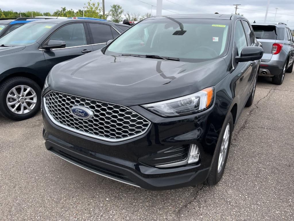 used 2024 Ford Edge car, priced at $32,995
