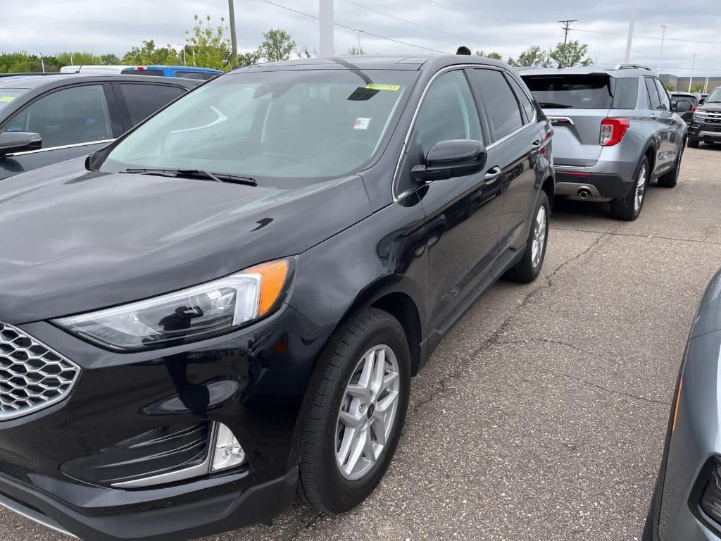 used 2024 Ford Edge car, priced at $32,995
