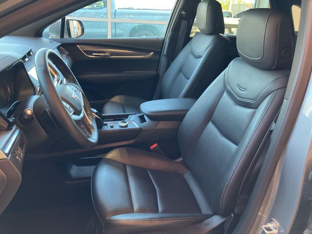 used 2024 Cadillac XT5 car, priced at $32,995