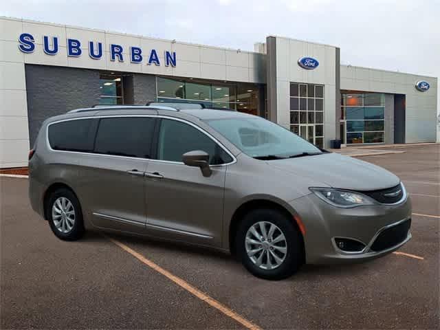 used 2018 Chrysler Pacifica car, priced at $15,500