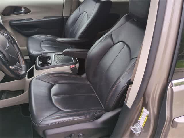 used 2018 Chrysler Pacifica car, priced at $15,500