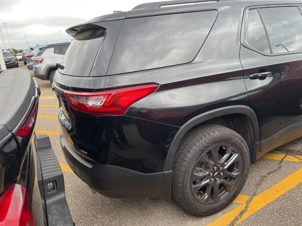 used 2021 Chevrolet Traverse car, priced at $23,900