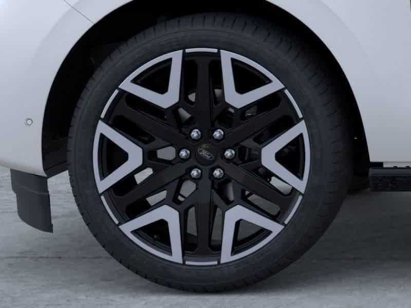 new 2025 Ford Expedition car, priced at $84,951