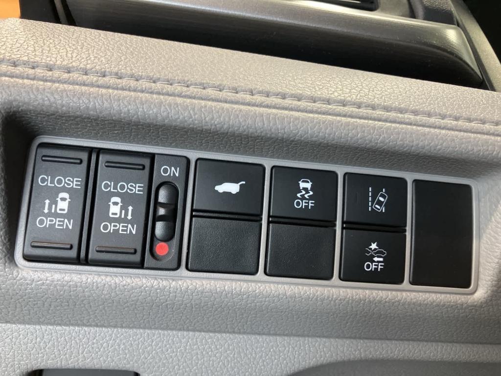 used 2020 Honda Odyssey car, priced at $28,900