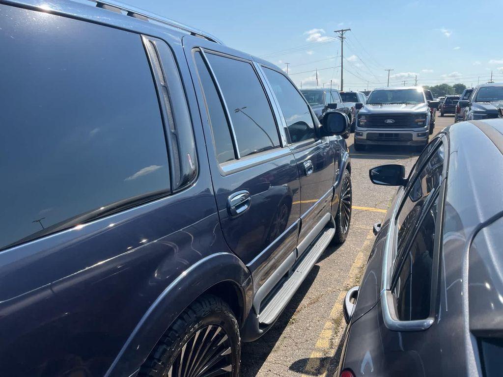 used 1998 Lincoln Navigator car, priced at $2,500
