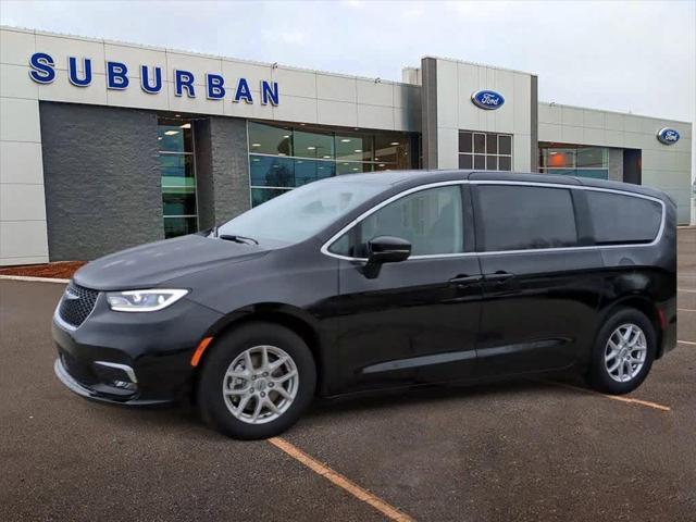 used 2024 Chrysler Pacifica car, priced at $32,995