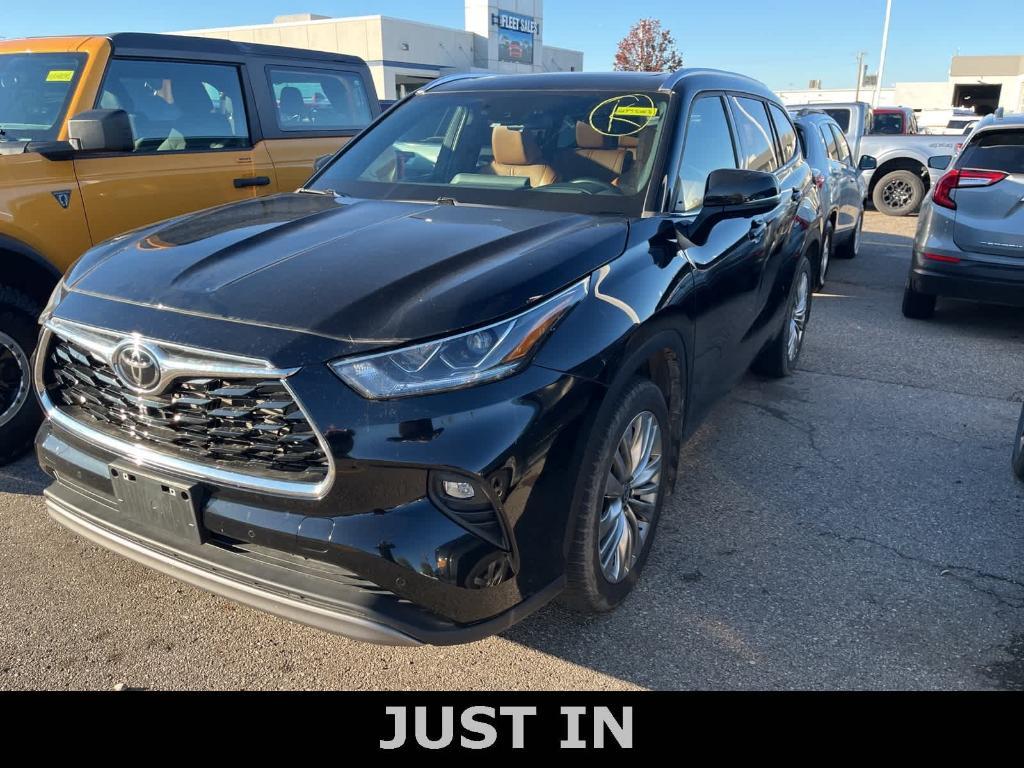 used 2023 Toyota Highlander car, priced at $41,995
