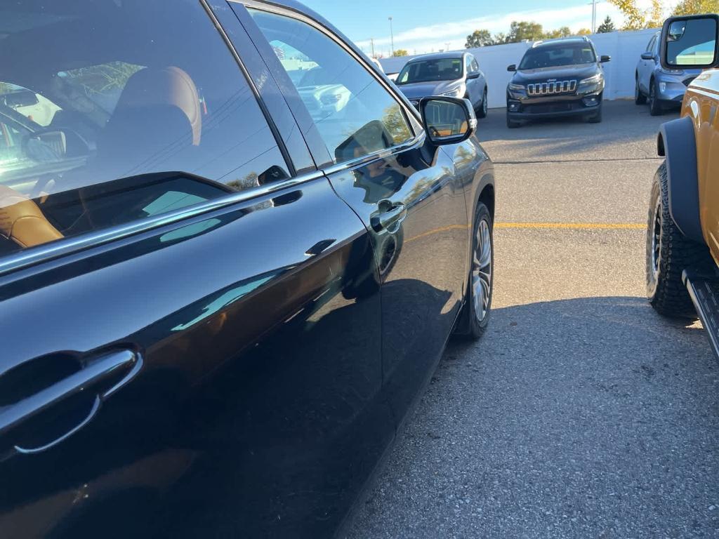 used 2023 Toyota Highlander car, priced at $41,995