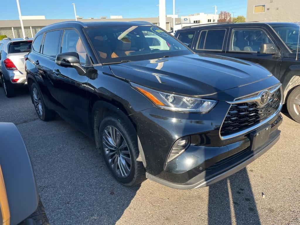 used 2023 Toyota Highlander car, priced at $41,995