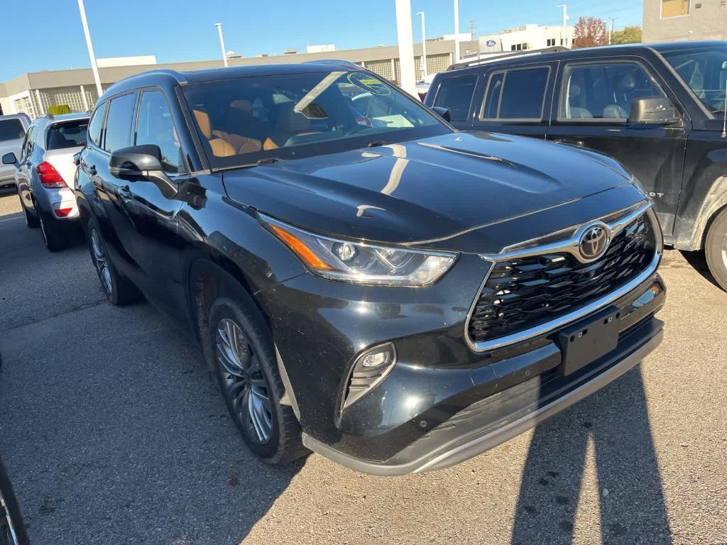 used 2023 Toyota Highlander car, priced at $41,995