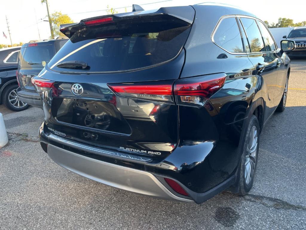 used 2023 Toyota Highlander car, priced at $41,995