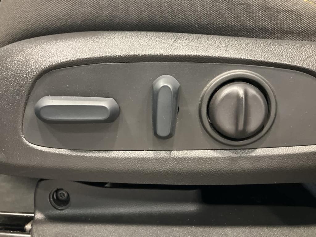 used 2022 Chevrolet Equinox car, priced at $19,995