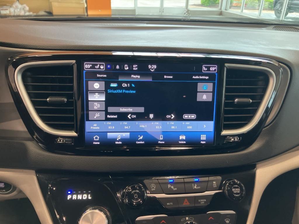 used 2024 Chrysler Pacifica car, priced at $29,995