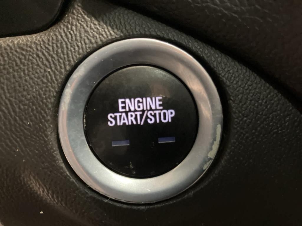 used 2022 Chevrolet Equinox car, priced at $18,595