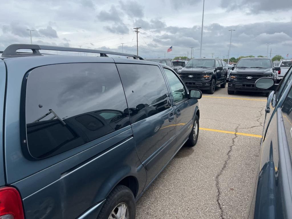 used 2004 Chevrolet Venture car, priced at $1,900