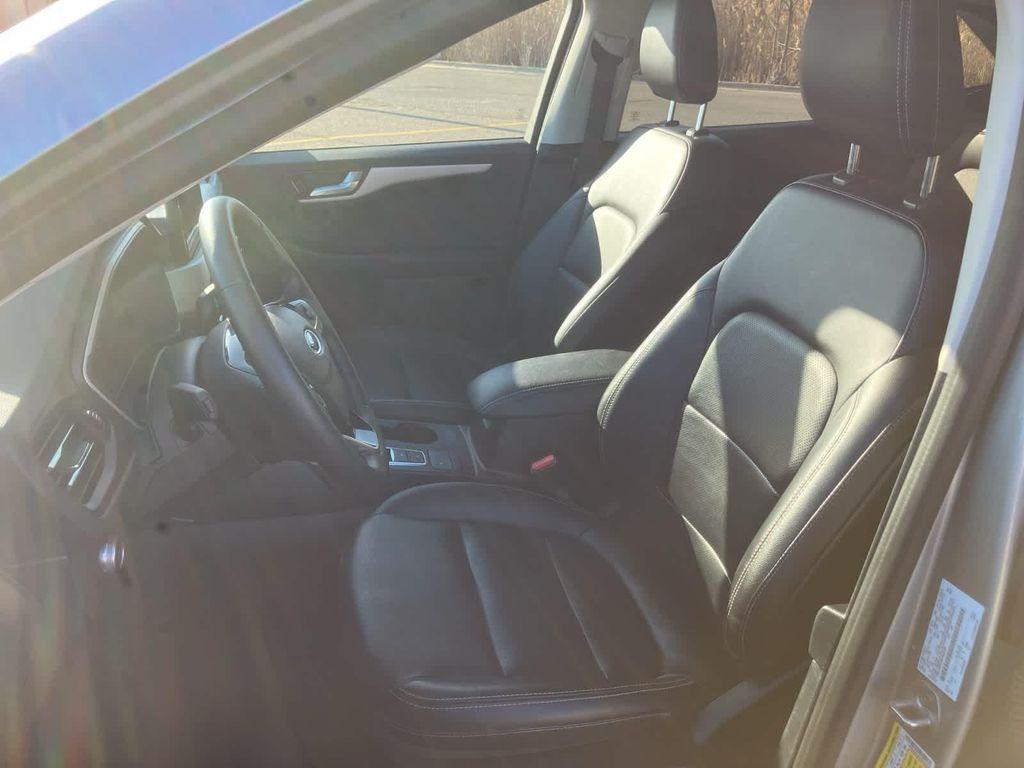 used 2022 Ford Escape car, priced at $21,595