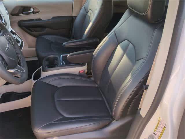 used 2024 Chrysler Pacifica car, priced at $34,395