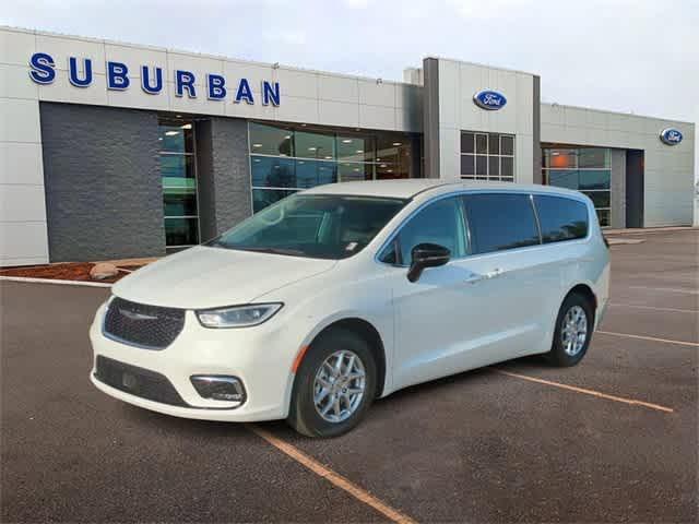 used 2024 Chrysler Pacifica car, priced at $34,395