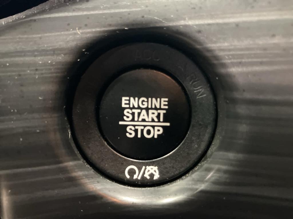 used 2021 Jeep Grand Cherokee car, priced at $21,895