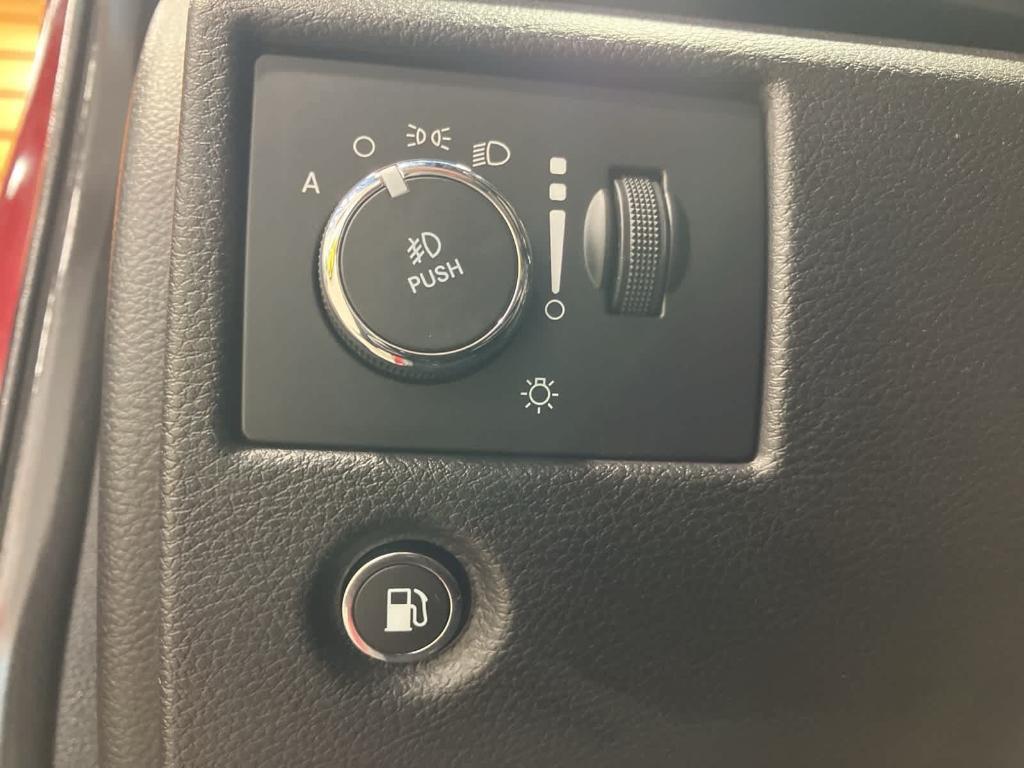 used 2021 Jeep Grand Cherokee car, priced at $21,895